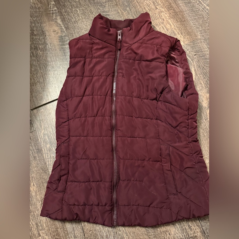 Aeropostale Red Quilted Puffer Vest